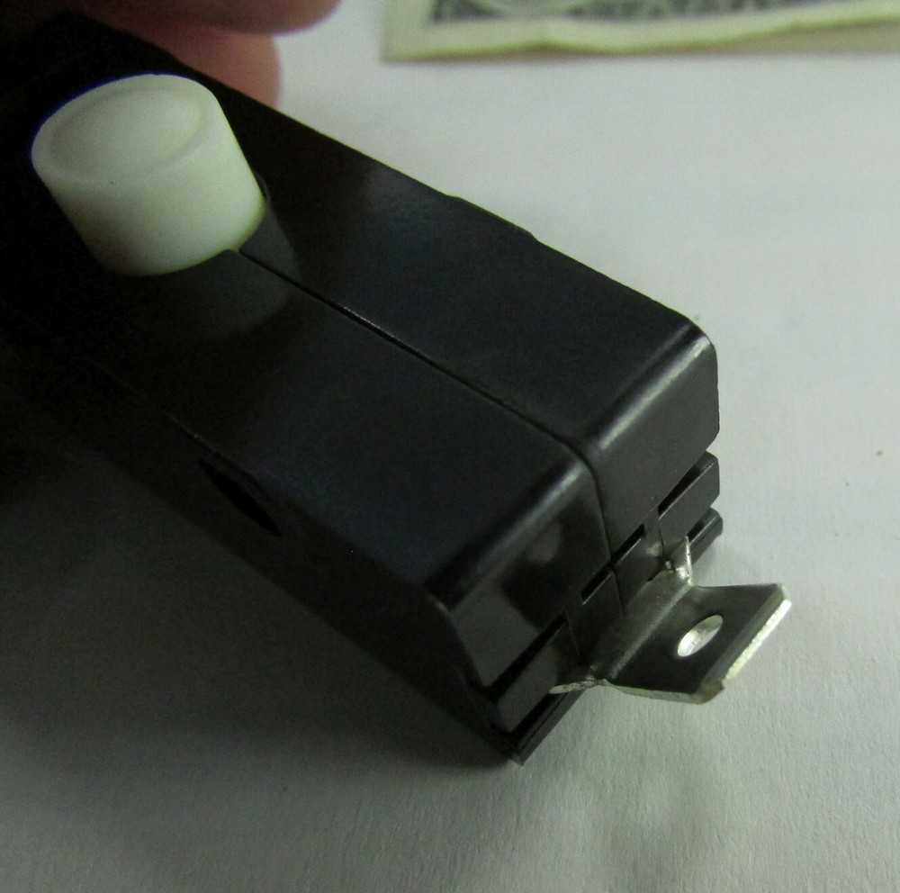 5 Cherry E13 15A Normally Open Snap Action Pushbutton Switch 125/250VAC E13-33EA