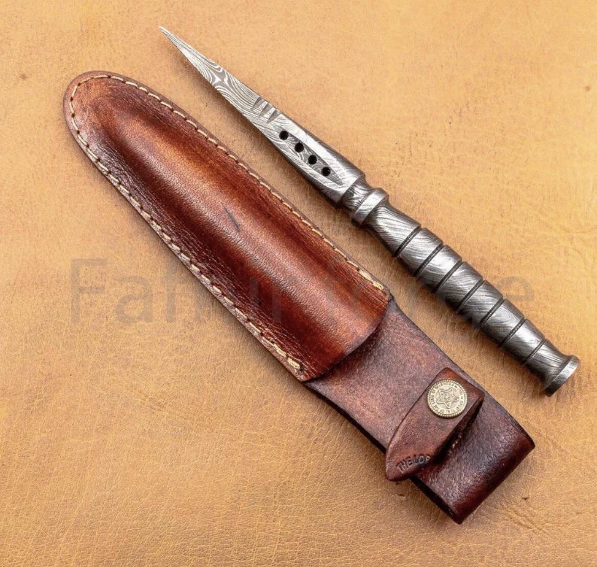 Handmade DAMASCUS STEEL Hunting Dagger Survival Boot KNIFE Full Tang Combat