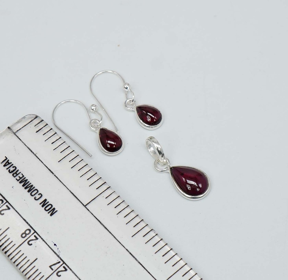 925 Solid Sterling Silver Red Garnet Hook Earring Pendant Set