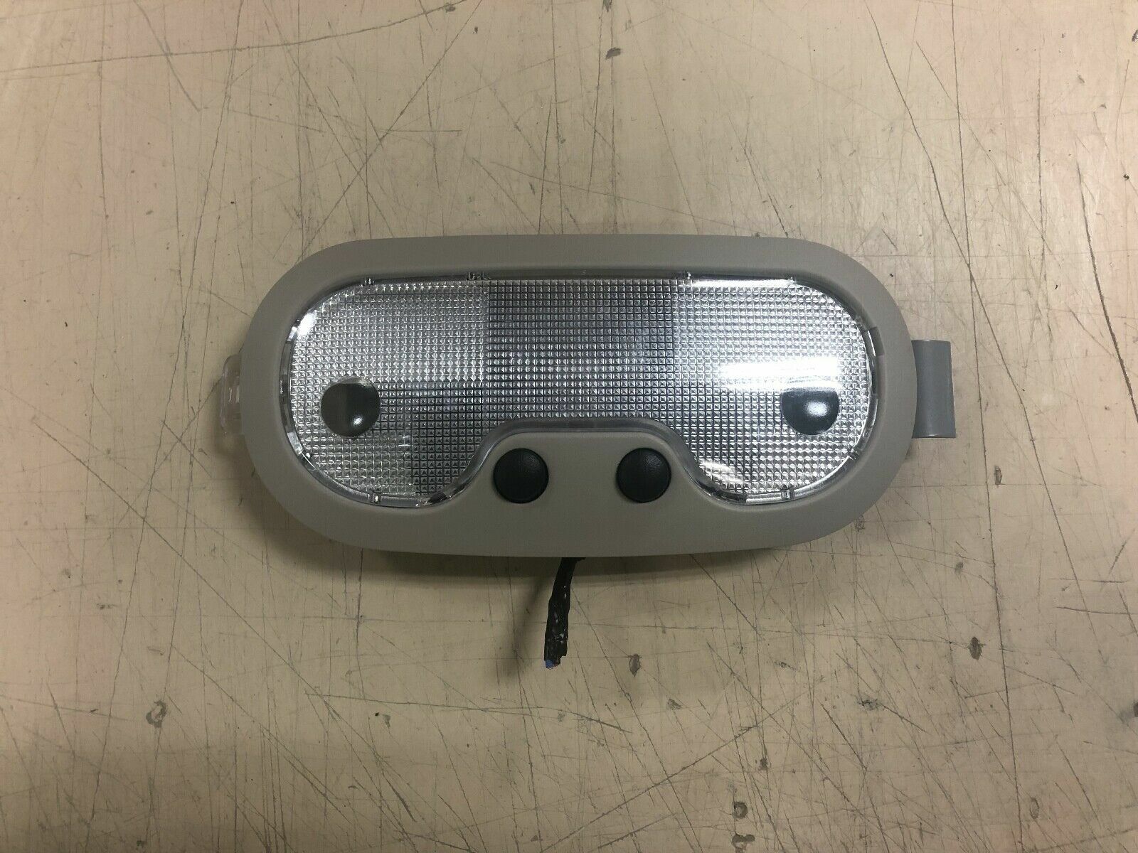 New 2003-2024 Chevy Express/GMC Savanna Passenger Van Neutral Dome Light VC4244