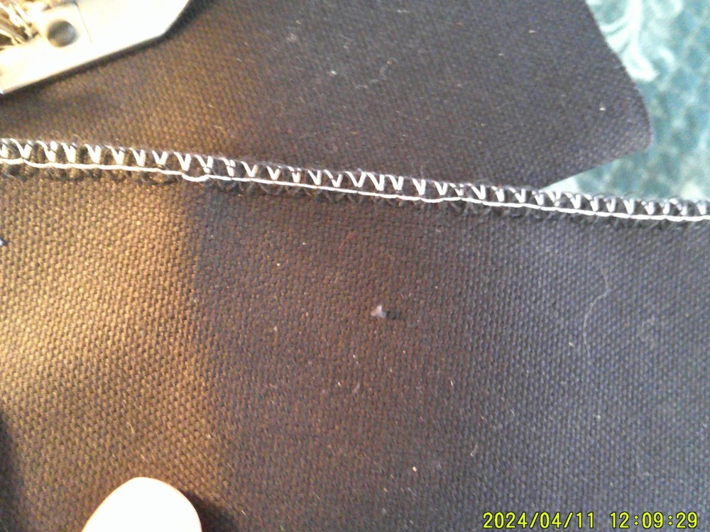 TOYOTA 6700 SEGER SEWING MACHINE (WORKING)