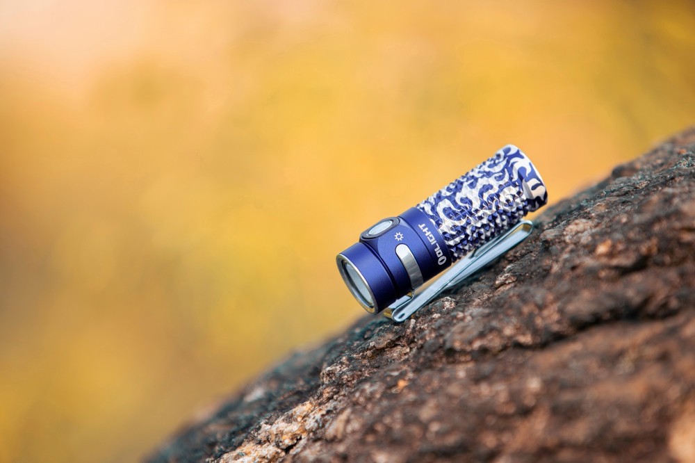 Olight Baton 4 Blue Phantom Flashlight & Oclip Ultra Snowy Summit Clip-On Light
