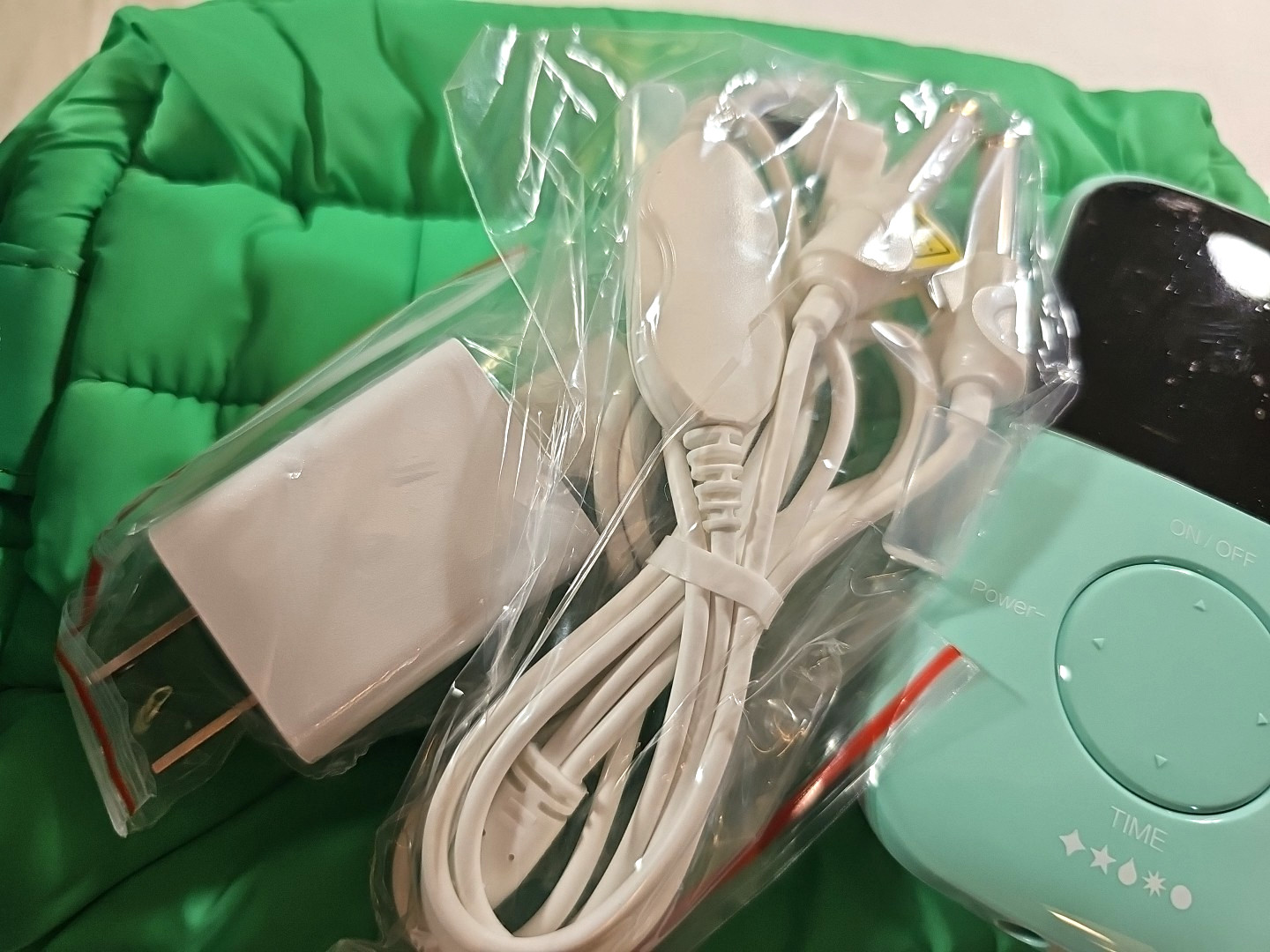 Nose Glow - Red Light Ear - Nose - Throat Care Appliance Retail $264.00!!