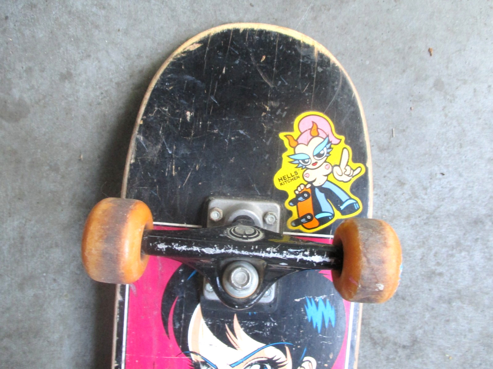 2000 HOOKUPS POISON TAKER ANIME MANGA WWF POISONTAKER COMPLETE SKATEBOARD