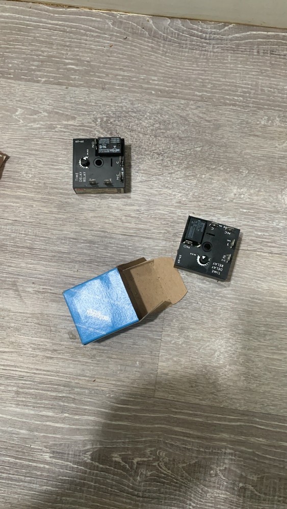 Entrelec Ssac KRDM121 Solid-State Timer, 12VDC Delay on Make Timer