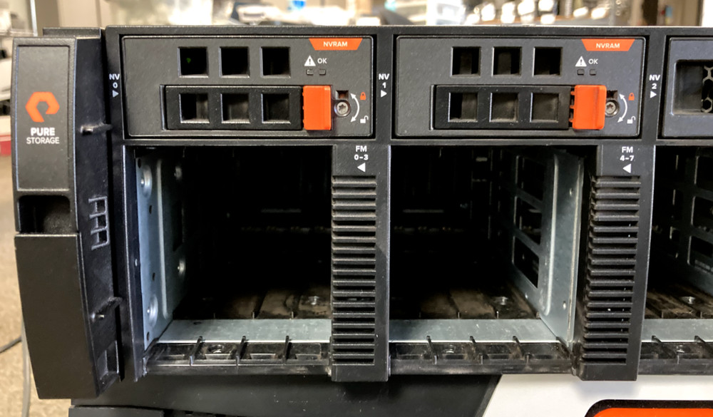 PURESTORAGE 2x FLASHARRAY X20-R2 CONTROLLER 2x Silver 4114 192GB RAM NO SSD