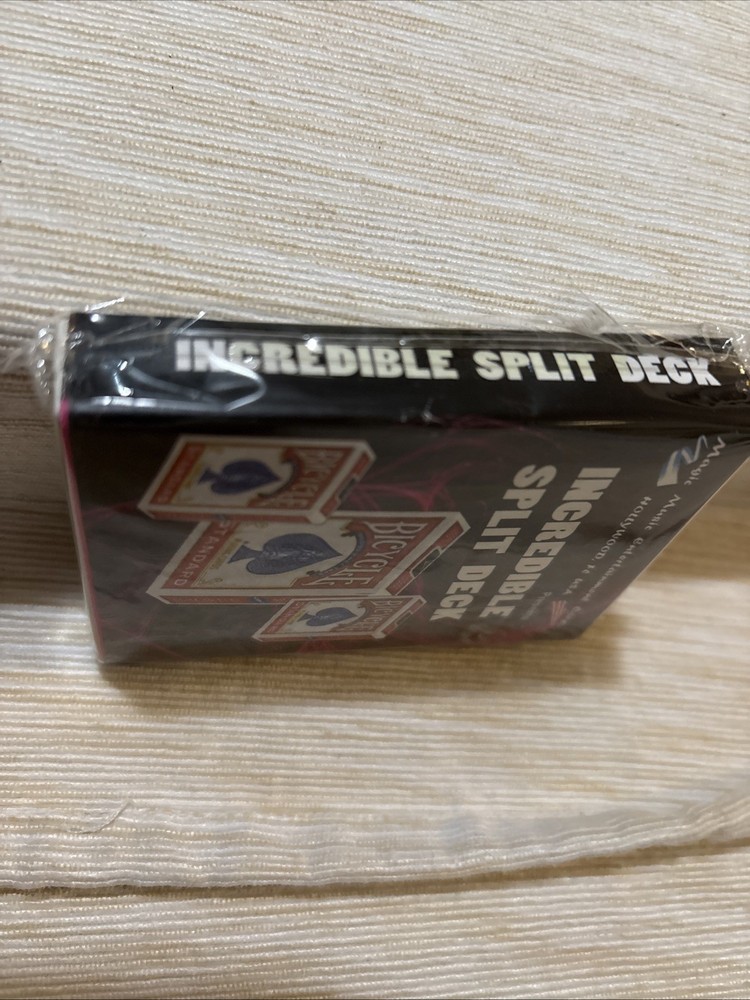 Incredible Split Deck Plus (Gimmicks and Online Instructions) by Magic Music Ent
