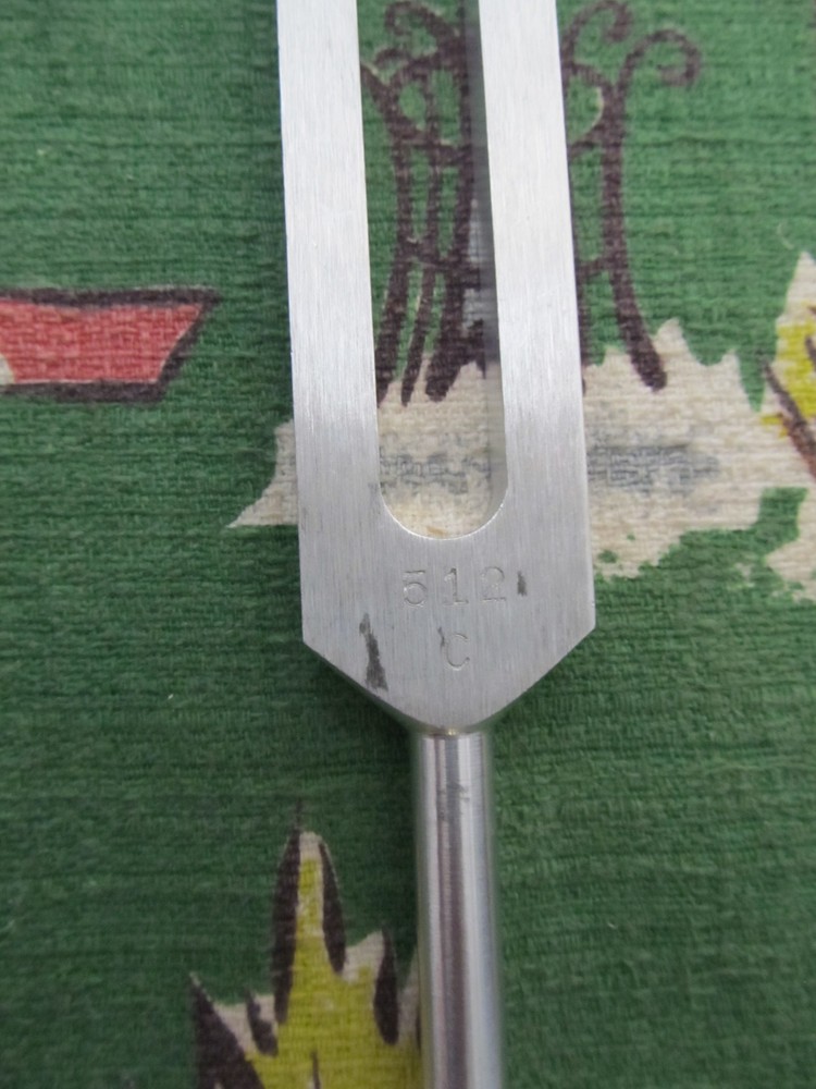 Vintage Crown 512 C tuning fork