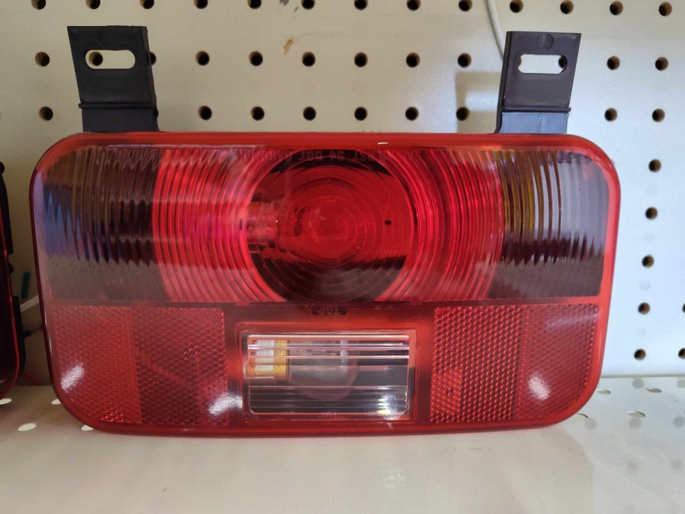 (2) 8.6"x4.6" Reflectorized Rectangular Bolt-on Mount Tail Lights