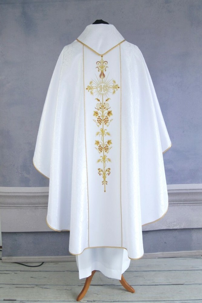 CHASUBLE White Gothic Chasuble, damask, embroidery