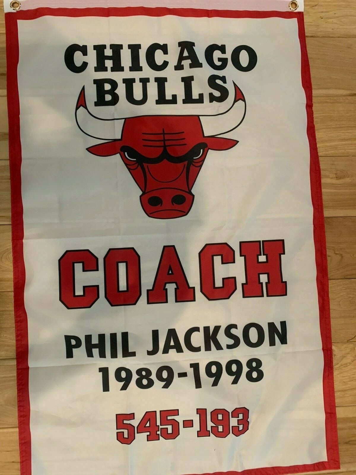 2' x 3' Chicago Bulls banners - Pick from 6 Championships/Jordan/Pippen/Jackson