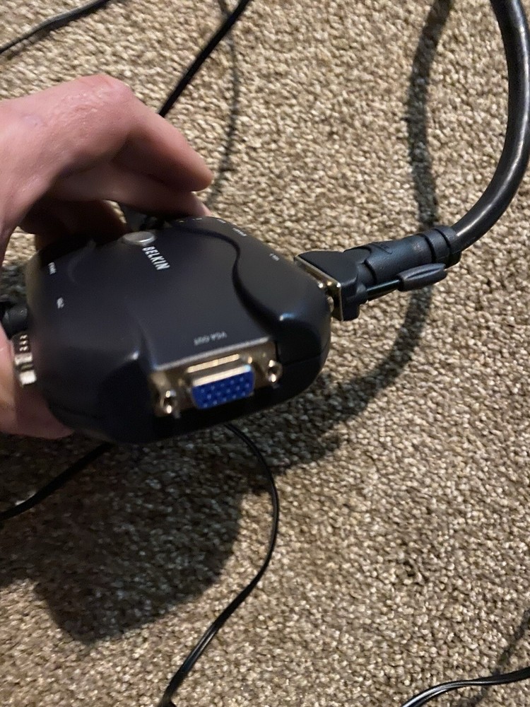 BELKIN PS/2 2-Port KVM Switch