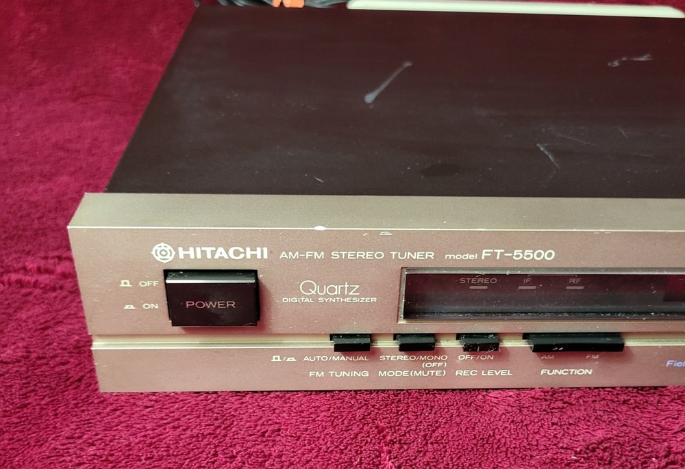 Hitachi FT-5500 Stereo Tuner (1981)