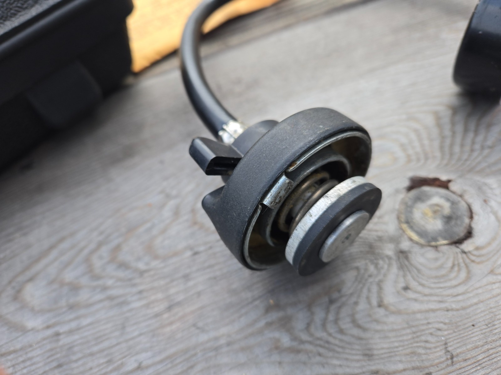 MotoRad MT300 Engine Coolant Pressure Testing System