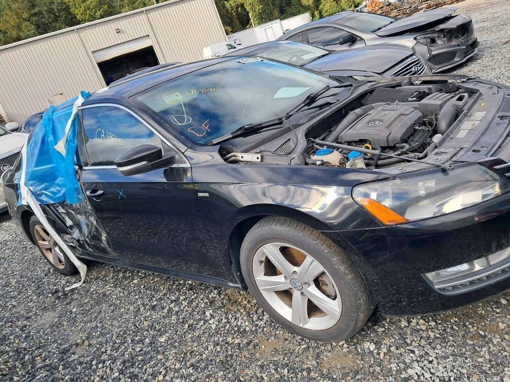 PASSAT 2015 Glove Box 4846745