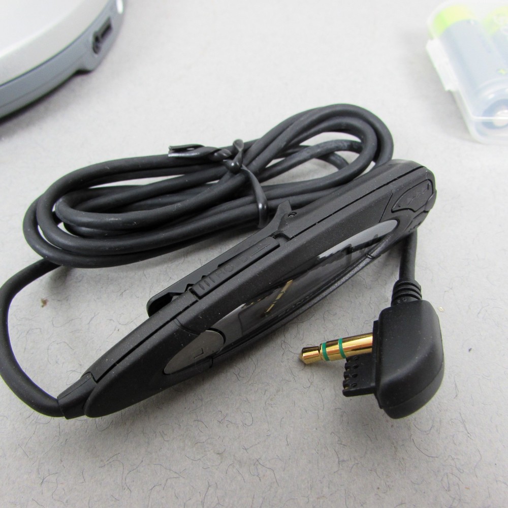 SONY D-EJ725 CD WALKMAN Boxed with Instructions MINT CONDITION PLAYER