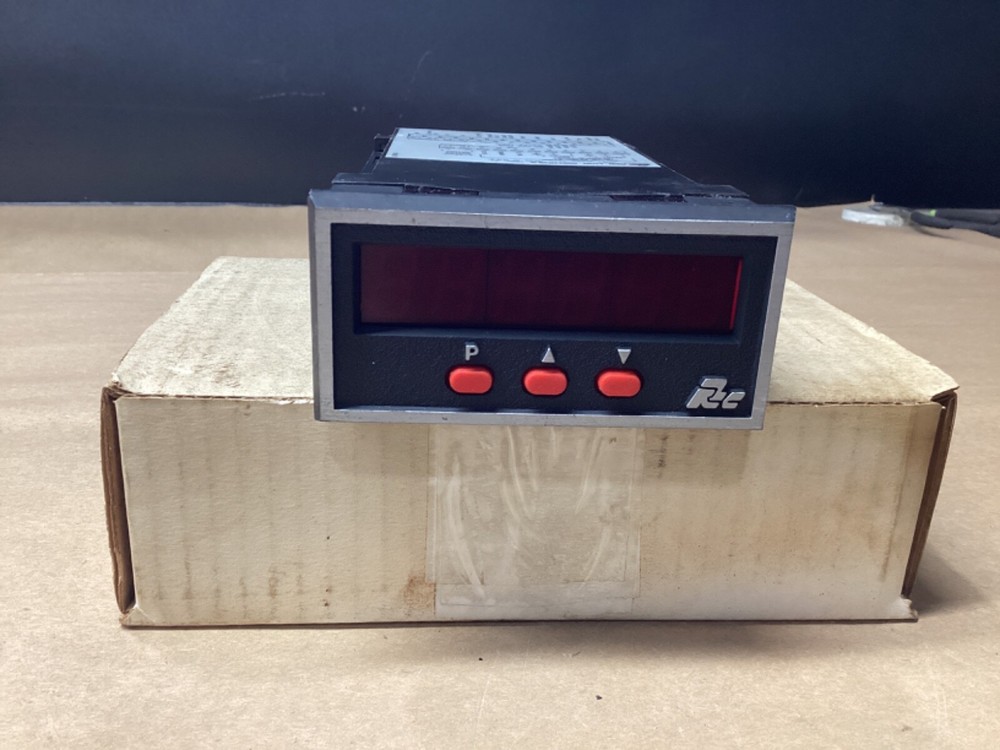RED LION CONTROLS IMD1 DIGITAL PANEL VOLTAGE METER, #114A110PR2*CO