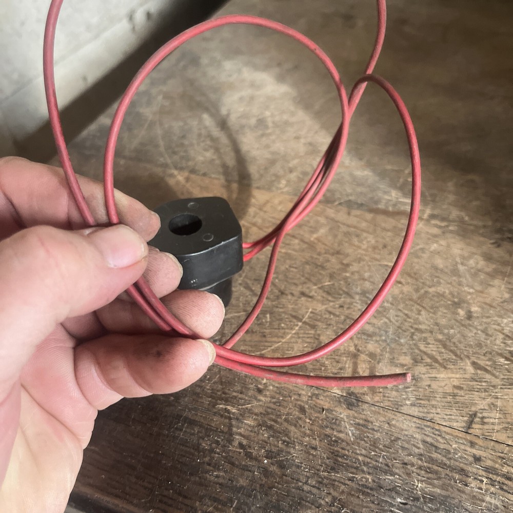 NOS Vickers 12V Coil 20101