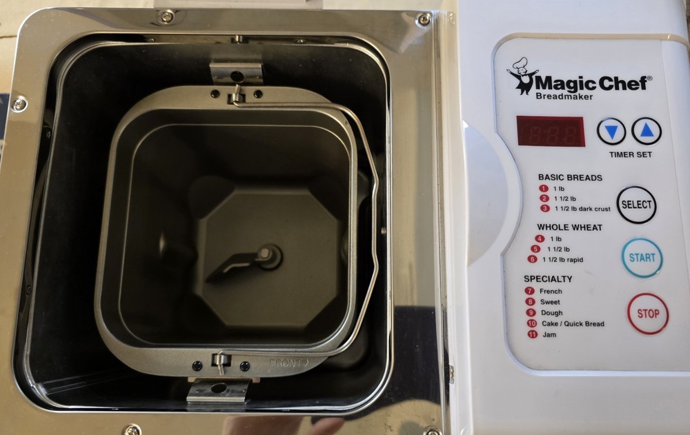 Magic Chef Bread Maker, model: ES1850