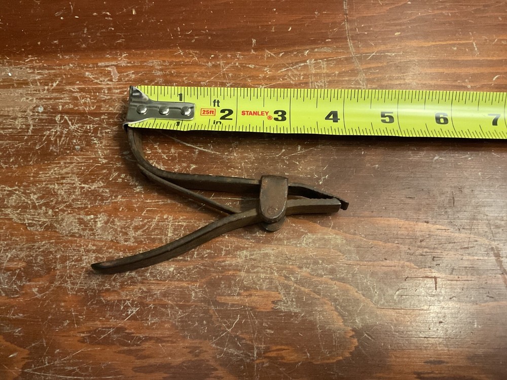 Unknown Tool - Works Like Clamp?? 4” Long