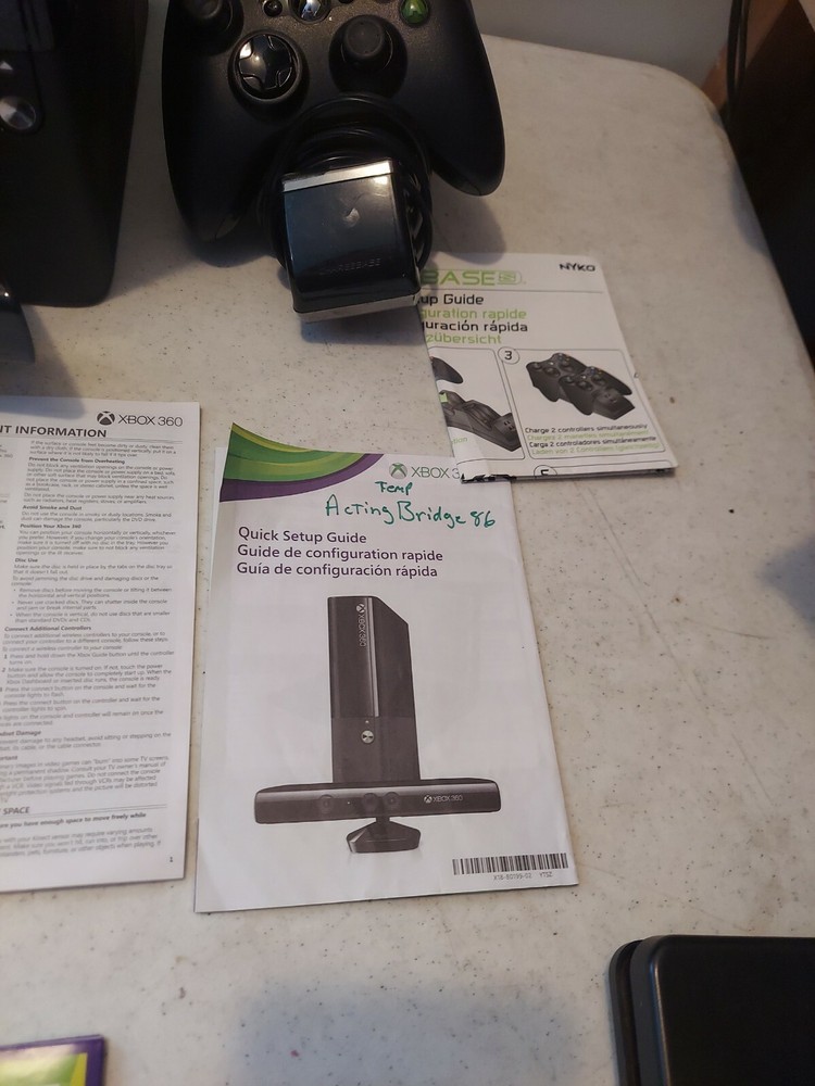 xbox 360 console kinect bundle,2 controllers w charger headphones 2 games EUC