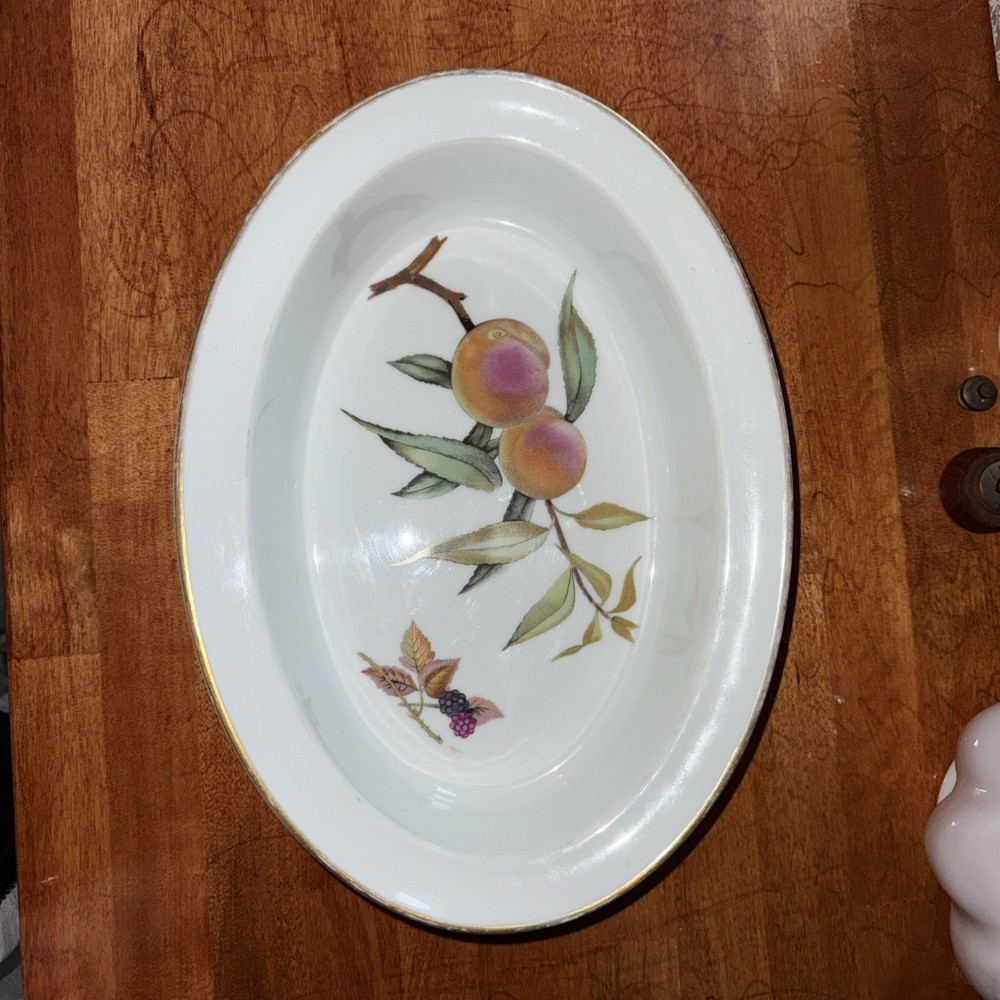 Royal Worcester Evesham 11 1/2" Oval Baker England