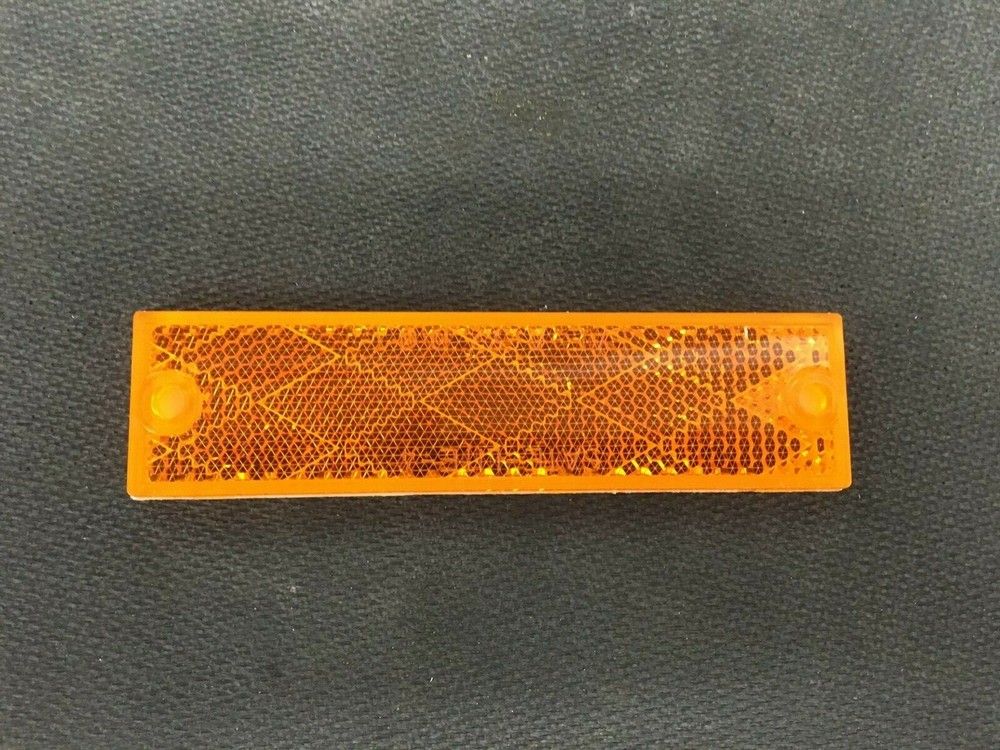 98003Y TRUCK-LITE RECTANGLE REFLECTOR