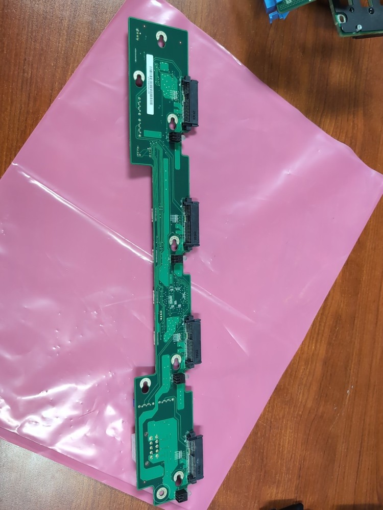 Dell CS24-SC F1D Server SAS/SATA Backplane DAS29RTB4B0