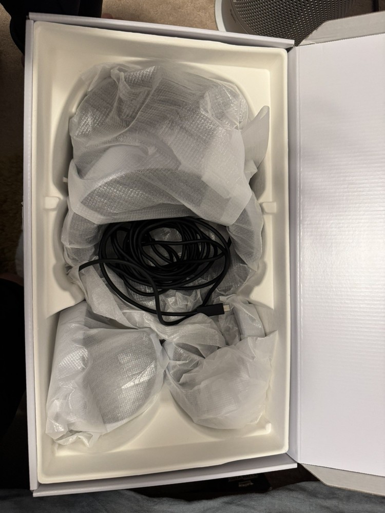 Sony PSVR2 VR2 Headset + Controllers PS5 CIB Great Condition with Charging Dock