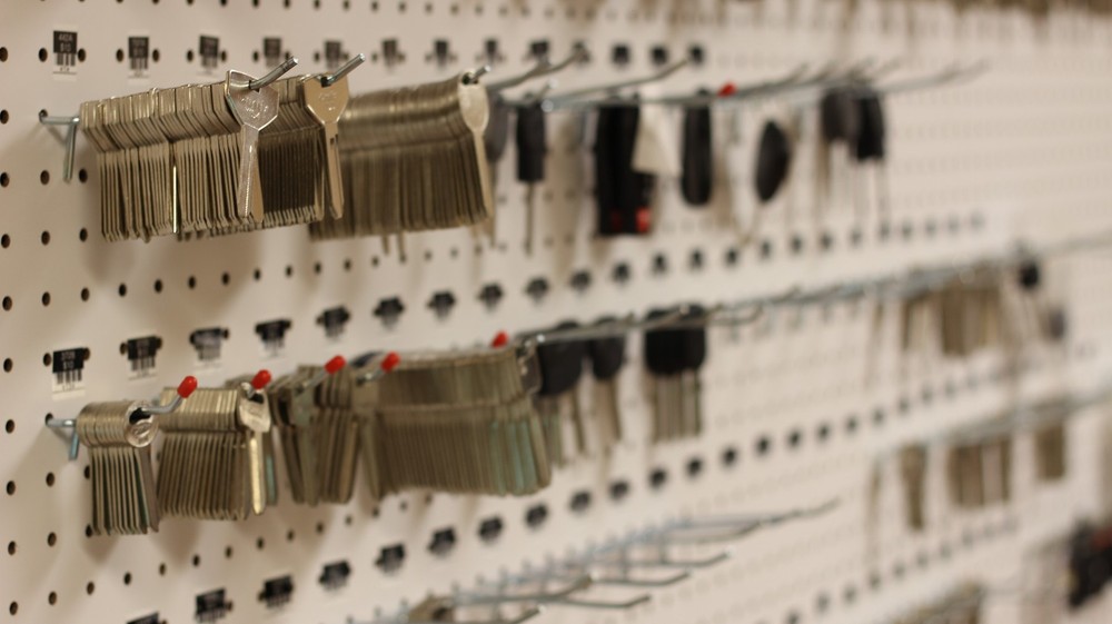 3A2-3Z2 2 New replacement keys for Sentry Safe model 1100, Key Cut To your Code.