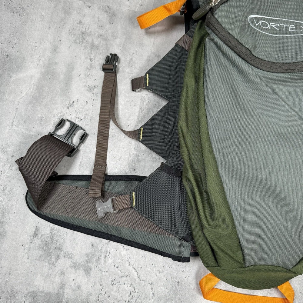 VORTEX Hiking Backpack - Green/Gray - Read