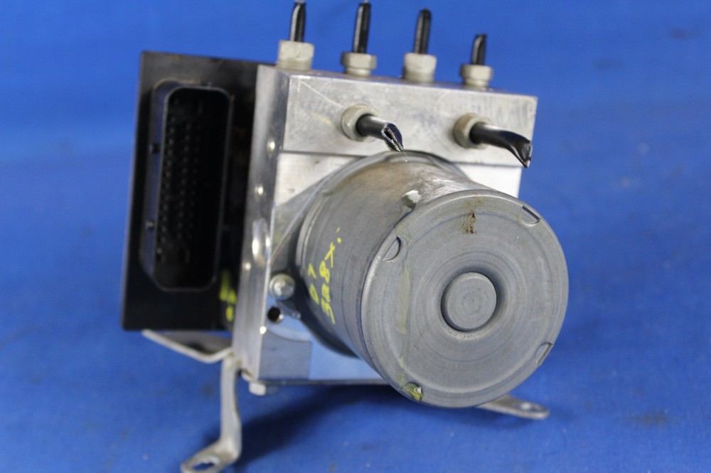 2007 BMW 328Xi ABS Pump/ module