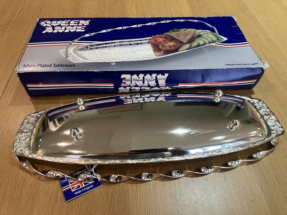 Queen Anne Silver Plated Serving Tray & Handle Boxed (please see description)