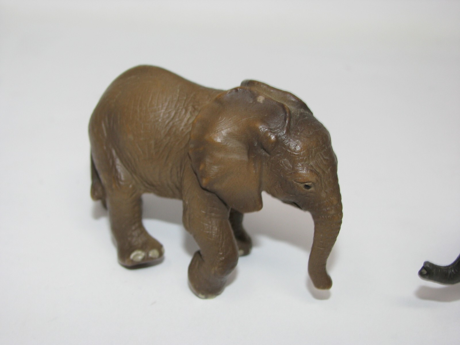 Schleich ASIAN ELEPHANT FAMILY Bull Cow Calf Retired Figures Plus African Calf