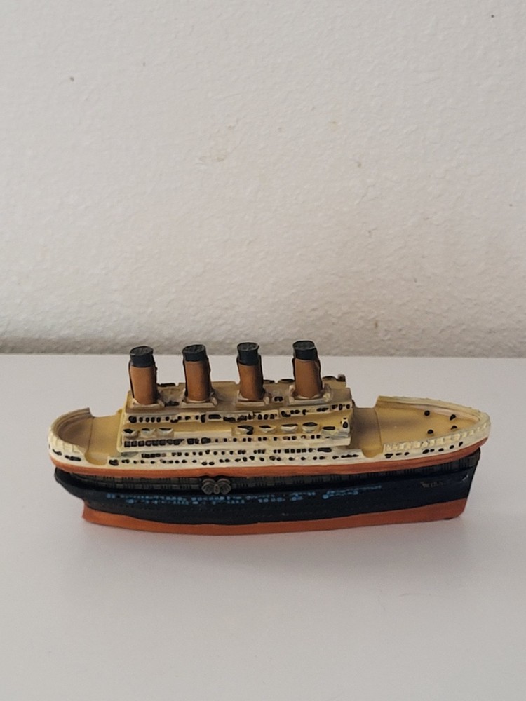 MARITIME, "TITANIC" HINGED BOX SOUVENIR MODEL