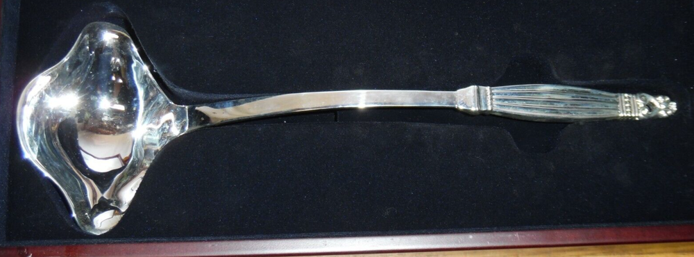 Tarnished Wallace Silversmiths Silverplate Punch Ladle - WAS178
