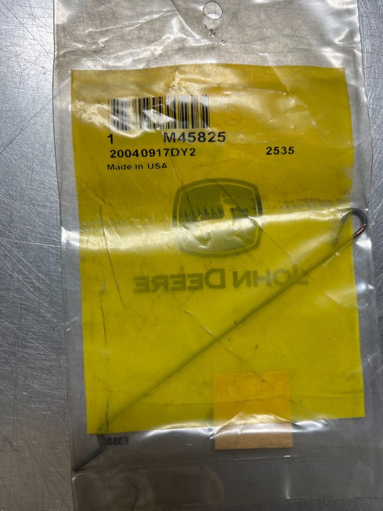 M45825   Genuine OEM   John Deere   Spring LINK