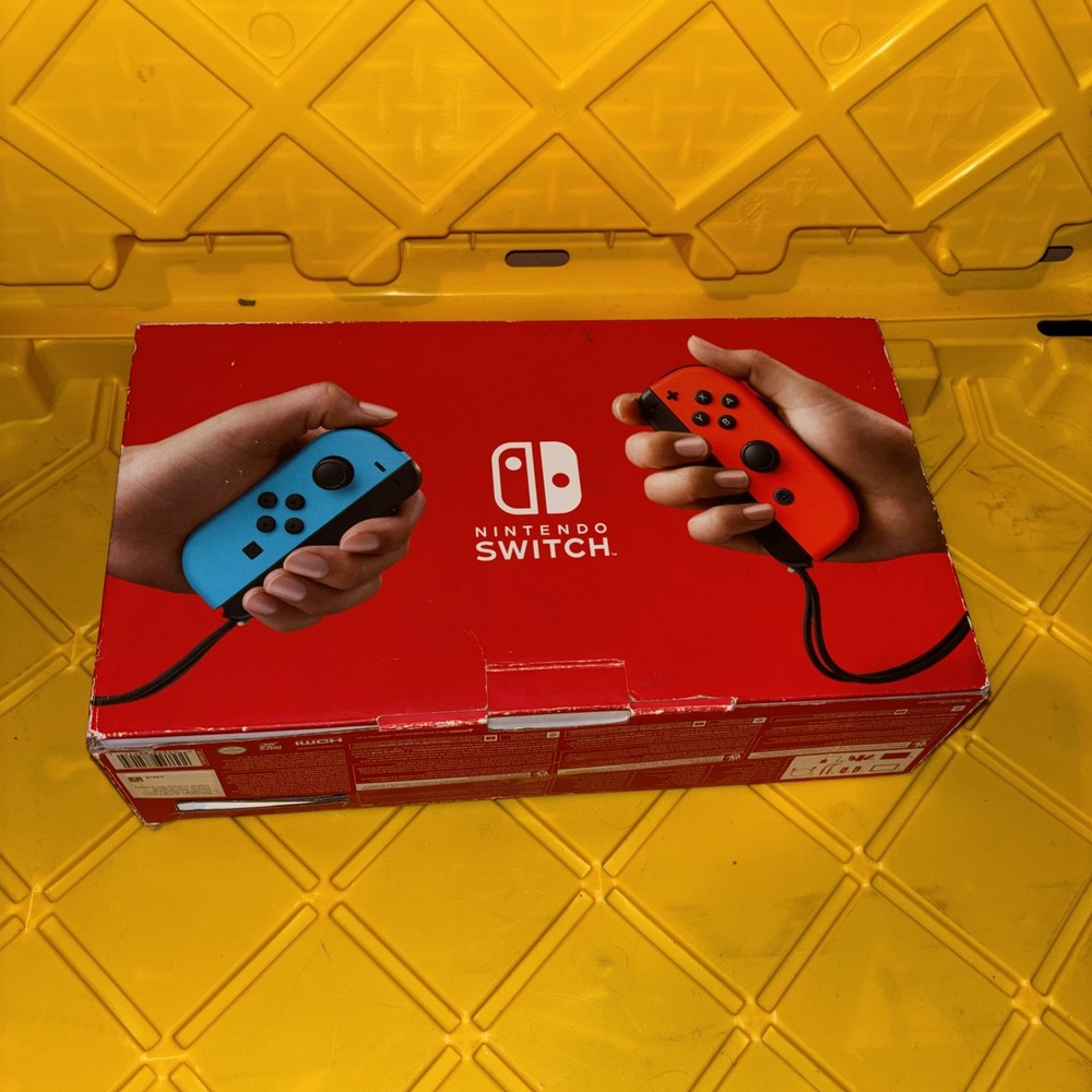 Nintendo Switch 32GB Console 4 Controllers & Accessories 256GB USED