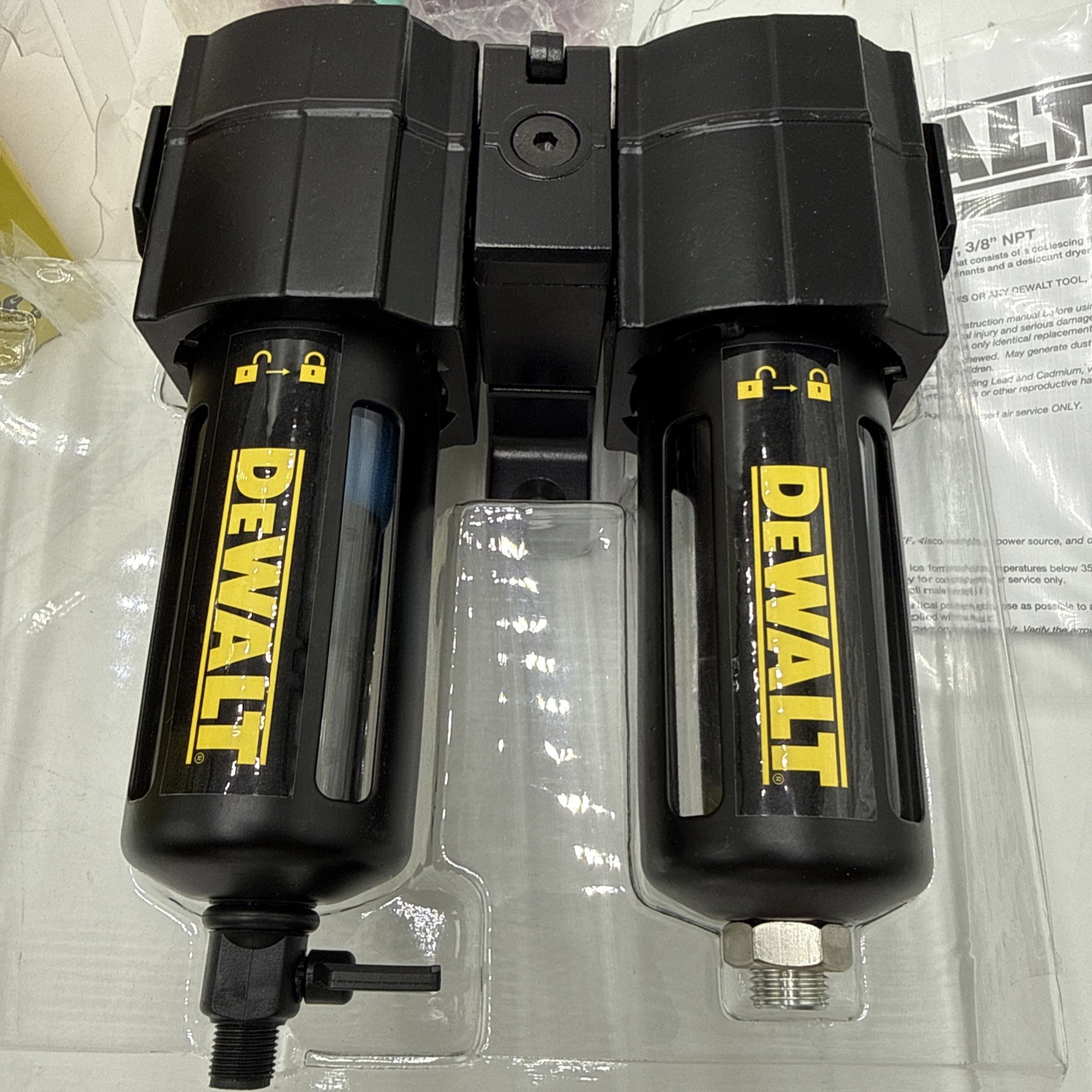 DeWalt DXCM019-0338 3/8" NPT Desiccant Compressed Air Cleaner Purification