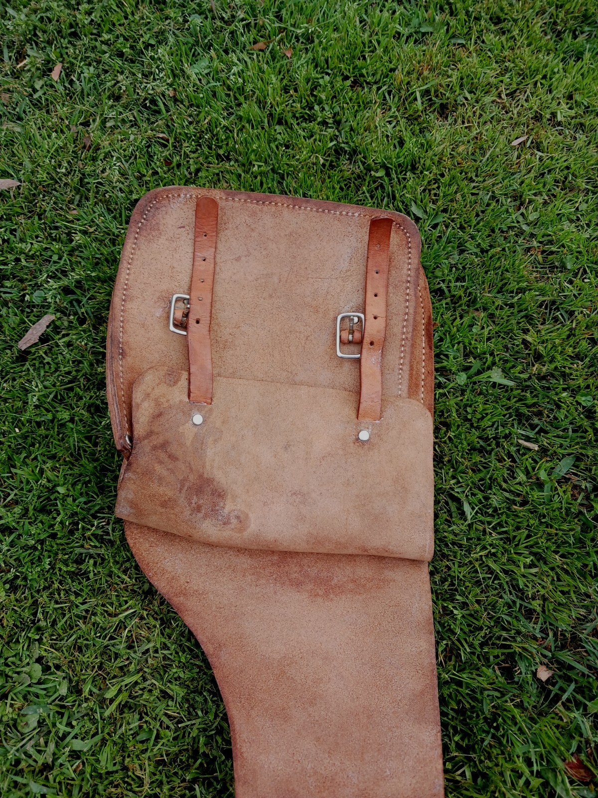 ** VINTAGE LEATHER SADDLEBAGS HORSEBACK WESTERN QUALITY DISPLAYS BEAUTIFUL!*