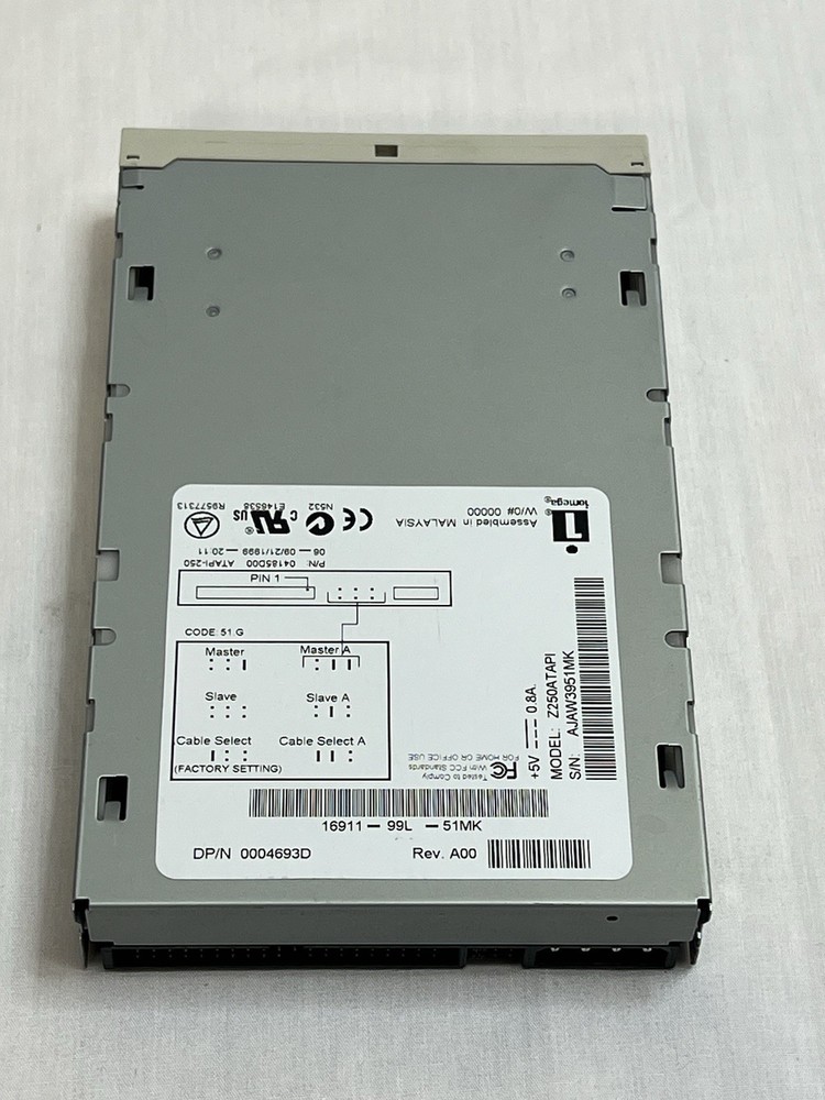 Iomega Z250ATAPI 250MB Zip Disk Drive P/N; 5500965 IDE/ATAPI Interface
