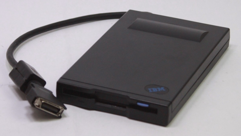 External portable IBM Thinkpad Laptop emovable 3.5" Floppy Disk Drive - 46H5749