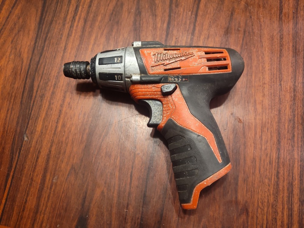 Milwaukee M12 2401-20 1/4" in. Hex Screwdriver Driver Cordless 12-Volt
