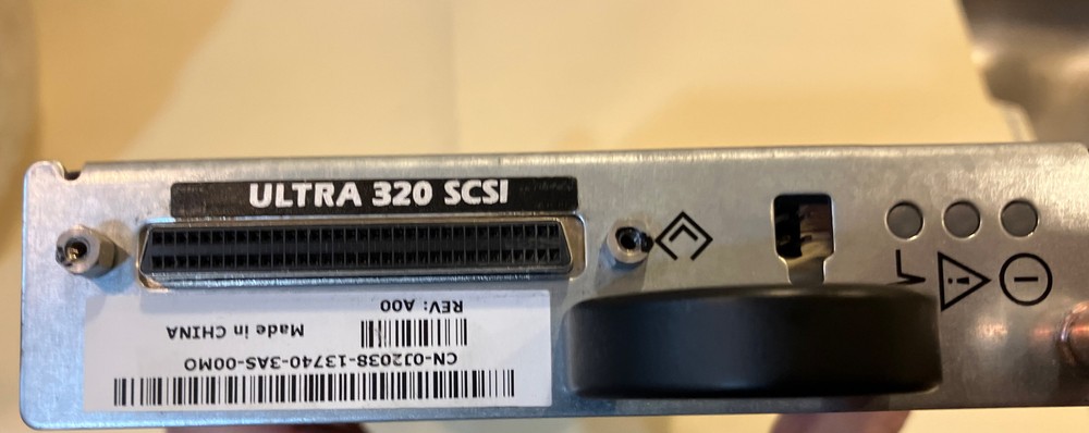 Dell PowerVault 220S AMP01 14-Bay Disk Array External Storage Enclosure -no HDDs