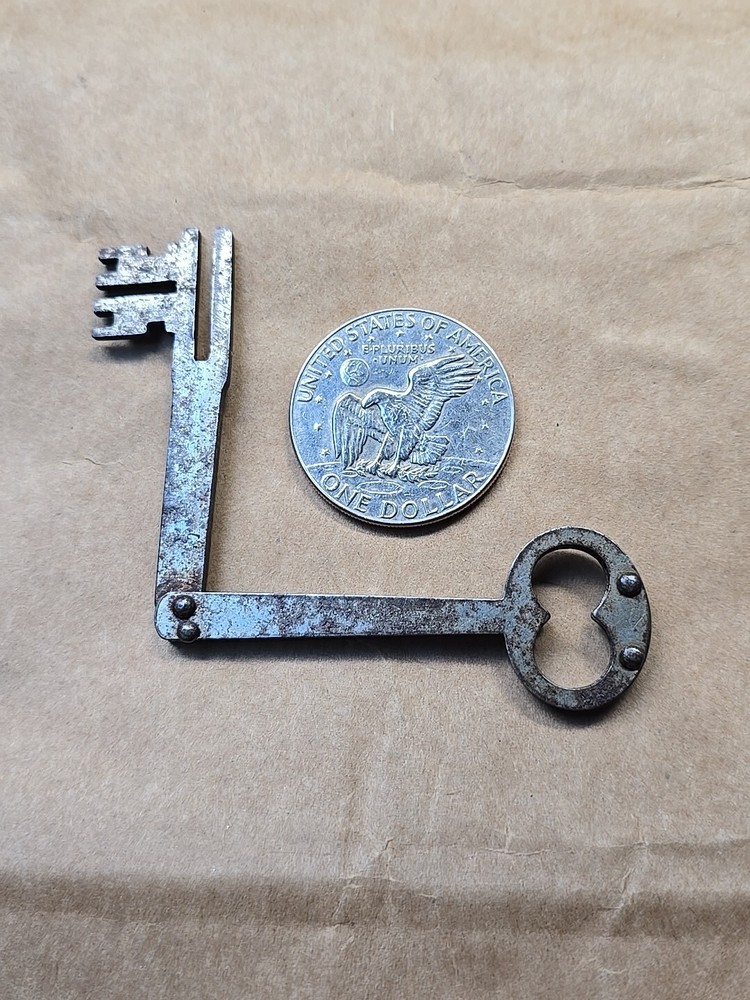 Remarkable Antique Folding Key ☆ Neat Old Hinged Skeleton Key!