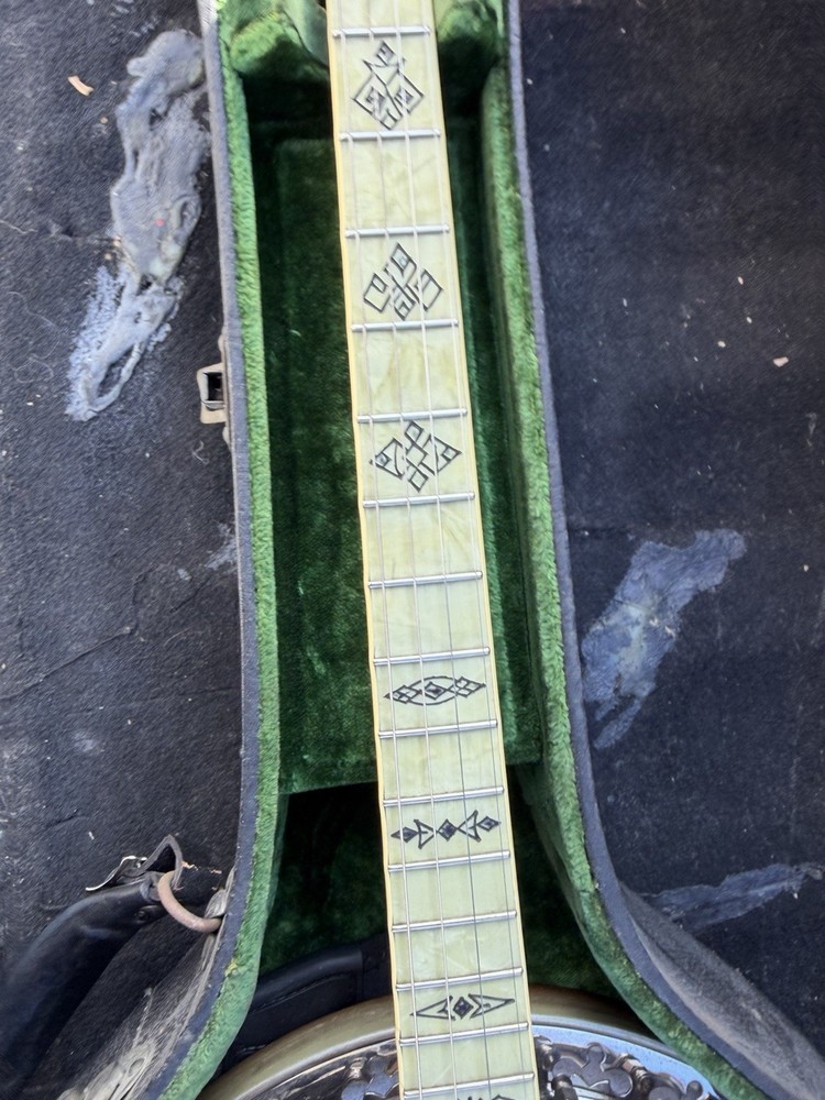 B&D 4 string Senatora used Banjo With Ludwig Case Nice Condition