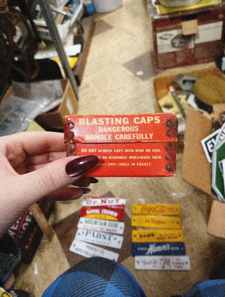 Du Point Blasting Caps Cardboard Box No.6 100 Count
