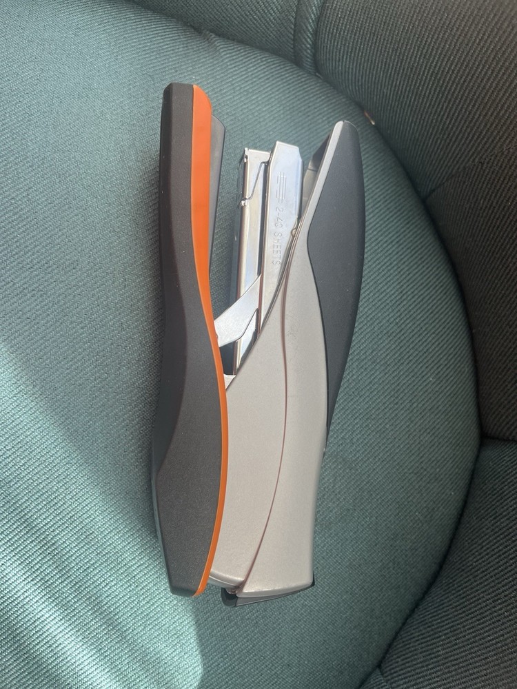 Swingline Optima Desktop Stapler 2-40 Sheet Capacity Model #8784x