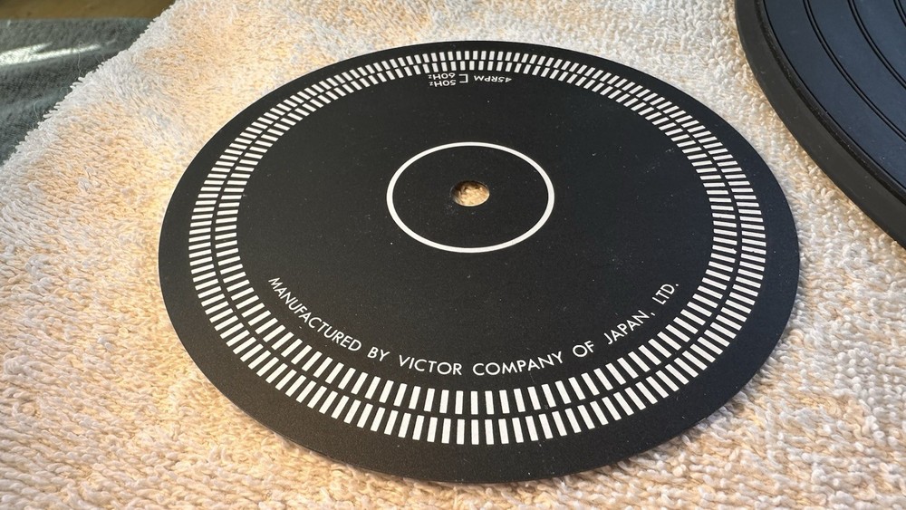JVC Turntable Mat W/Strobe Disc