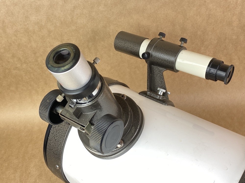 Event Horizon Vintage White Telescope